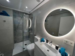 Kúpeľňa v ubytovaní Luxury house Atlantico private heated pool