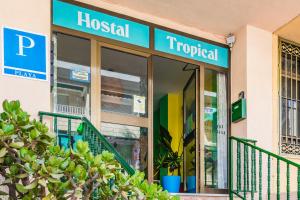 Fotografie z fotogalerie ubytování Hostal Tropical v destinaci Almuñécar