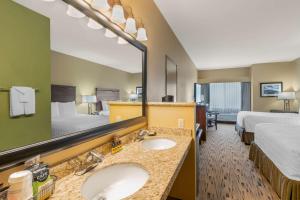 Kuchyň nebo kuchyňský kout v ubytování Best Western Plus Columbia River Inn