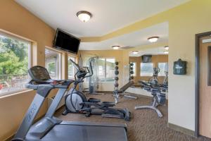 Fitness centrum a/nebo fitness zařízení v ubytování Best Western Plus Columbia River Inn
