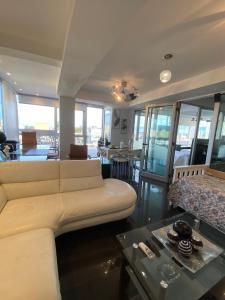 Khu vực ghế ngồi tại Departamento Penthouse en Salta Capital