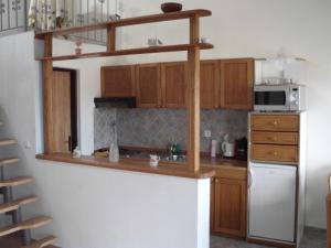 Kuchnia lub aneks kuchenny w obiekcie Apartments with parking spaces Pinezici, Krk - 15269