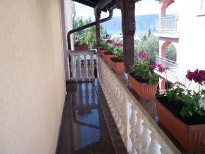 Balkon lub taras w obiekcie Apartments with parking spaces Pinezici, Krk - 15269
