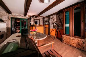 Fotografie z fotogalerie ubytování Secluded holiday house Okljucna, Vis - 15283 v destinaci Komiža + 9 fotografií