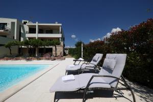 Bazén v ubytování Holiday house with a swimming pool Zadar - Diklo, Zadar - 15336 nebo v jeho okolí
