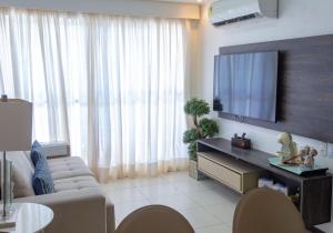 Et opholdsområde på Apartamento em Barra Bali, Resort de Luxo - Destino BSM 329
