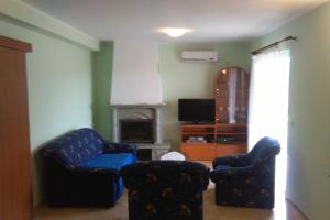 TV a/nebo společenská místnost v ubytování Apartments with parking spaces Flengi, Porec - 15395