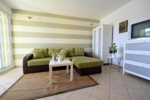 Et opholdsområde på Apartments by the sea Cizici, Krk - 15496