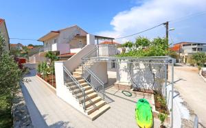 Afbeelding uit fotogalerij van Apartments by the sea Drvenik Mali (Drvenik) - 15535 in Mali Drvenik +16 foto's