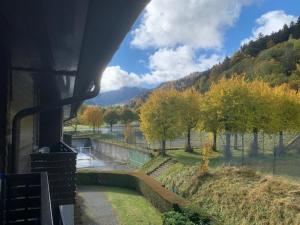 Fotografia z galérie ubytovania Charmant F2 au 2ème étage sans ascenseur avec balcon - Mont-Dore - FR-1-415-137 v destinácii Mont-Dore + 7 fotografií