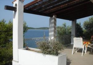 Fotografia z galérie ubytovania Apartments by the sea Kaprije - 15567 v destinácii Kaprije