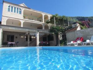 Galeriebild der Unterkunft Family friendly apartments with a swimming pool Trpanj, Peljesac - 15603 in Trpanj