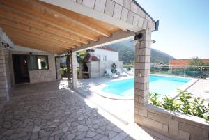Galeriebild der Unterkunft Family friendly apartments with a swimming pool Trpanj, Peljesac - 15603 in Trpanj