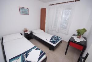 Galeriebild der Unterkunft Family friendly apartments with a swimming pool Trpanj, Peljesac - 15603 in Trpanj