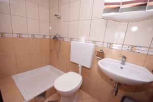 Galeriebild der Unterkunft Family friendly apartments with a swimming pool Trpanj, Peljesac - 15603 in Trpanj
