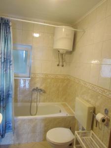 Galeriebild der Unterkunft Family friendly apartments with a swimming pool Trpanj, Peljesac - 15603 in Trpanj