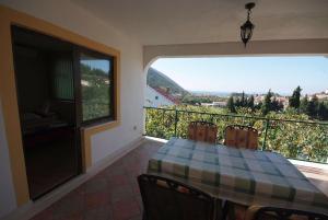 Galeriebild der Unterkunft Family friendly apartments with a swimming pool Trpanj, Peljesac - 15603 in Trpanj