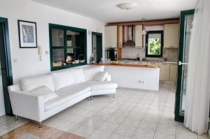 Kuchyň nebo kuchyňský kout v ubytování Seaside holiday house Zaostrog, Makarska - 15623