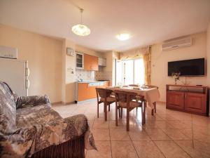 Kuchyň nebo kuchyňský kout v ubytování Apartments by the sea Srima - Vodice, Vodice - 15621