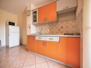 Kuchyň nebo kuchyňský kout v ubytování Apartments by the sea Srima - Vodice, Vodice - 15621