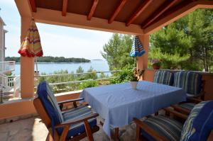 Fotografie z fotogalerie ubytování Apartments by the sea Karbuni, Korcula - 15699 v destinaci Prizba