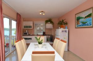 Fotografie z fotogalerie ubytování Apartments by the sea Karbuni, Korcula - 15699 v destinaci Prizba