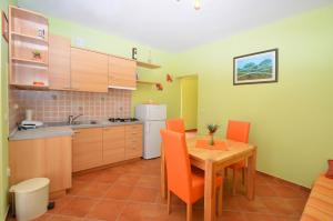 Fotografie z fotogalerie ubytování Apartments by the sea Karbuni, Korcula - 15699 v destinaci Prizba