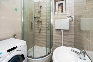Fotografie z fotogalerie ubytování Apartments with WiFi Split - 15960 ve Splitu