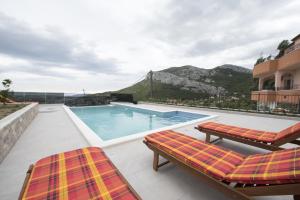 Fotografie z fotogalerie ubytování Family friendly apartments with a swimming pool Klis, Split - 16005 v destinaci Klis
