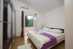 Fotografie z fotogalerie ubytování Family friendly apartments with a swimming pool Klis, Split - 16005 v destinaci Klis