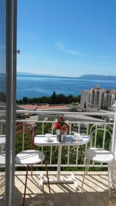 Fotografia z galérie ubytovania Apartments by the sea Tucepi, Makarska - 16037 v Tučepi