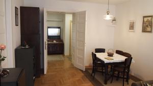 Kuchyňa alebo kuchynka v ubytovaní Apartments with WiFi Zagreb - 16061 + 1 fotografia