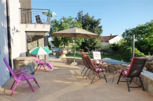 Balkón alebo terasa v ubytovaní Holiday house with a parking space Skrbcici, Krk - 16084