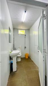 Phòng tắm tại Thanh Nhi Homestay
