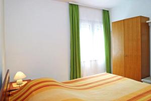 Postel nebo postele na pokoji v ubytování Seaside holiday house Sali, Dugi otok - 16128