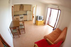 Fotografia z galérie ubytovania Apartments with a parking space Primosten - 15883 v Primošten