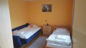 Fotografia z galérie ubytovania Apartments with a parking space Covici, Velebit - 15864 v destinácii Otočac + 6 fotografií