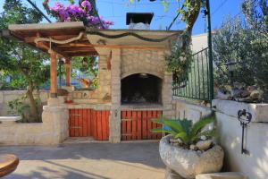 Fotografia z galérie ubytovania Apartments by the sea Trogir - 15517 v Trogiri