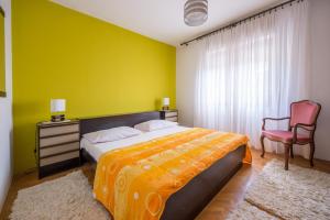 Fotografia z galérie ubytovania Apartments with a parking space Kastel Sucurac, Kastela - 16209 v destinácii Kaštela + 8 fotografií