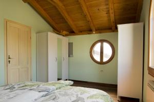 Postel nebo postele na pokoji v ubytování Family friendly house with a swimming pool Ruzici, Opatija - 16202 + 12 fotografií