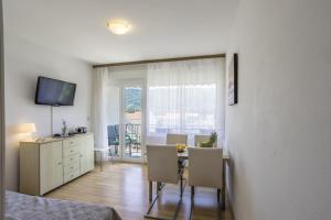 Fotografie z fotogalerie ubytování Spacious apartment with three double bedrooms v destinaci Stari Grad
