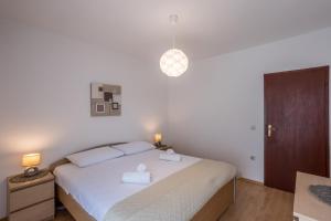 Fotografie z fotogalerie ubytování Spacious apartment with three double bedrooms v destinaci Stari Grad