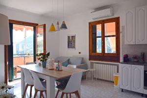 A seating area at Appartamento “Casa Losa” Citra 008063-LT-0086
