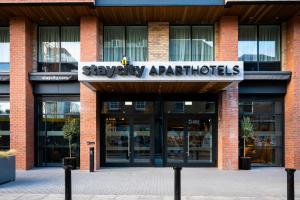 budynek z tabliczką z napisem "Przybory do spania" w obiekcie Staycity Aparthotels Dublin City Centre w Dublinie