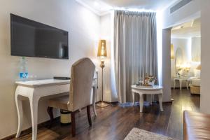 Μια τηλεόραση ή/και κέντρο ψυχαγωγίας στο Agripas Boutique Hotel