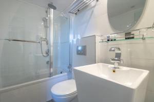 Ένα μπάνιο στο Agripas Boutique Hotel
