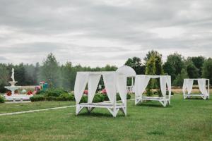 Ogród w obiekcie Parisel Palace Centrum Konferencyjno-Wypoczynkowe Klimki pod Łukowem
