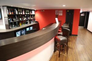 Lounge nebo bar v ubytování Ramada Oxford