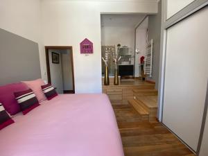 Posteľ alebo postele v izbe v ubytovaní Magnifique appartement 8 couchages dans villa historique
