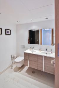 Łazienka w obiekcie 306 -Luxury Selection- Puerto Banus Marbella Front Line Penthouse